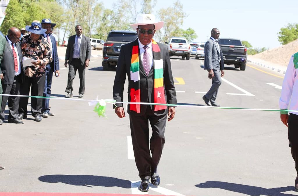 President Mnangagwa Commissions Upgraded Shurugwi-Mhandamabwe Road